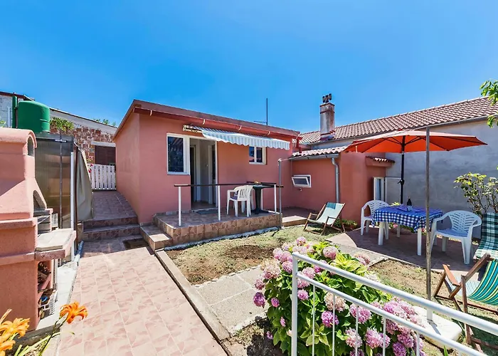 Vikendica Awesome In With Kitchen *