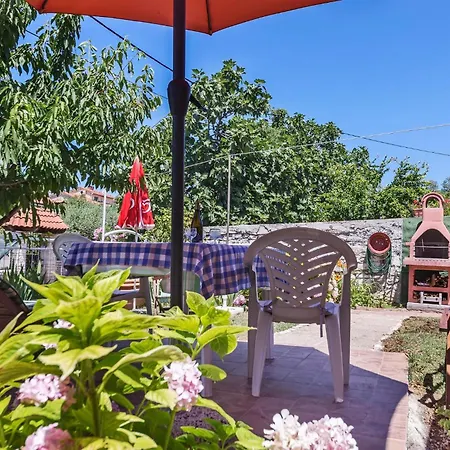 Awesome In With Kitchen Holiday home