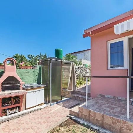 Awesome In With Kitchen Holiday home Pula