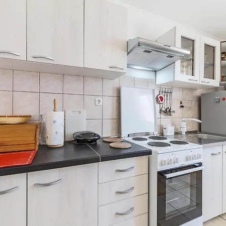 Hébergement de vacances Awesome In With Kitchen Pula