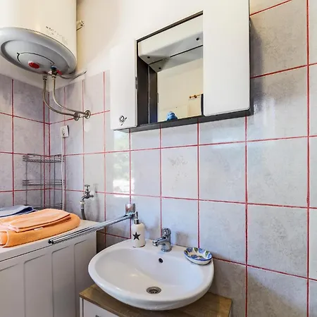 1 Bedroom Beautiful In * بولا
